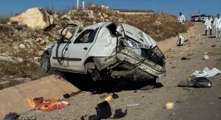 Bayburt'ta refüje çarpan otomobilin sürücüsü öldü