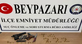 Beypazarı'nda ruhsatsız tabanca operasyonunda 3 şüpheli yakalandı