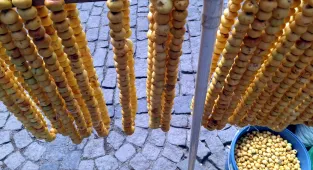 Beypazarı'nda toplanan alıçlar pazarda satılmaya başlandı