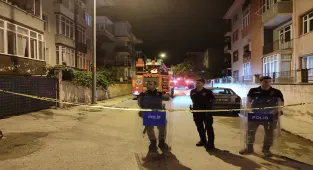 Bursa'da 4 katlı binada çıkan yangında 3 kişi öldü