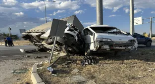 Çorum'da kamyonetle minibüsün çarpışması sonucu 5 kişi yaralandı