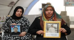 Diyarbakır annelerinin oturma eylemine bir aile daha katıldı