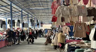 Edirne'de Bulgar ve Yunan turistlerin de ilgi gösterdiği Sosyete Pazarı mahkeme kararıyla yeniden kuruldu