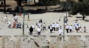Fanatik Yahudiler, İbrani yeni yılında Mescid-i Aksa'ya baskın düzenledi