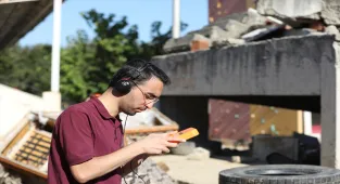 Geliştirilen cihaz depremde enkazdakilerin yerini tespit edip iletişim kurulmasını sağlıyor
