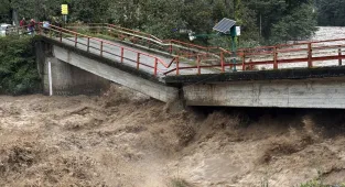 GÜNCELLEME 2 - Rize'de sağanak etkili oluyor
