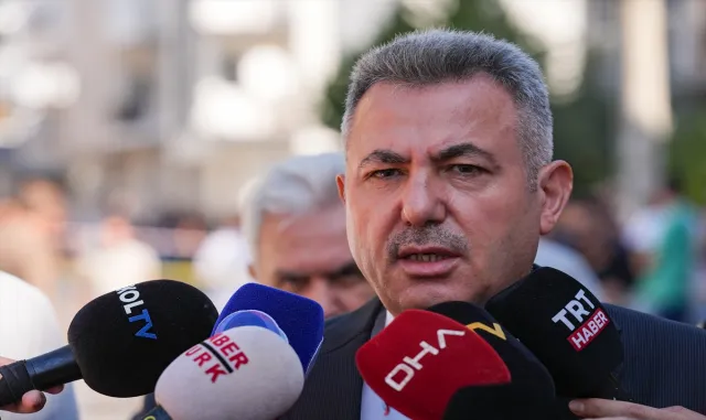 GÜNCELLEME 3 - İzmir'de polis merkezine silahlı saldırıda 2 polis şehit oldu, 2'si polis 3 kişi yaralandı