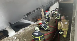 GÜNCELLEME 3 - Trabzon'da alışveriş merkezinde çıkan yangın kontrol altına alındı