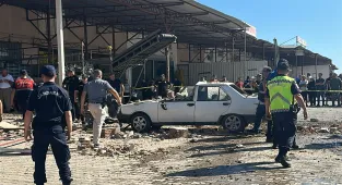 GÜNCELLEME - Antalya'da toptancı halindeki patlamada 1 kişi öldü, 3 kişi yaralandı