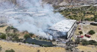 GÜNCELLEME - Kayseri'de mobilya fabrikasında çıkan yangın söndürüldü