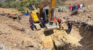 GÜNCELLEME - Manisa'da göçük altında kalan 2 kişi hayatını kaybetti