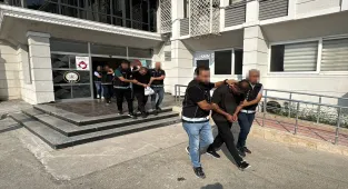 GÜNCELLEME - Mersin'de 3 milyon 542 bin uyuşturucu hapın bulunduğu operasyonlara ilişkin 6 zanlı tutuklandı