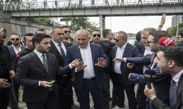 Gürsel Tekin, CHP İstanbul İl Başkanlığı önünde konuştu:
