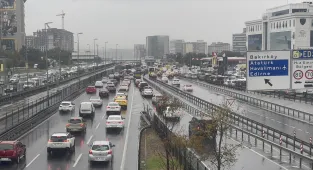 İstanbul'da trafik yoğunluğu yüzde 80'e ulaştı