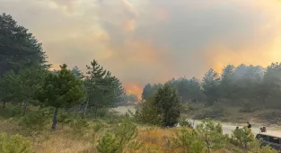 Karabük'te çıkan orman yangınına müdahale ediliyor