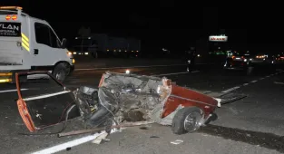 Manisa’da kamyonetle otomobilin çarpışması sonucu 5 kişi öldü, 6 kişi yaralandı