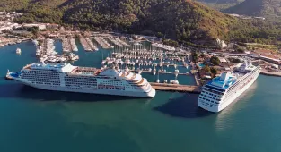 Marmaris'e iki kruvaziyerle 1203 turist geldi