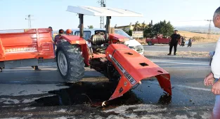 Samsun'da traktör ile kamyonetin çarpıştığı kazada 4 kişi yaralandı