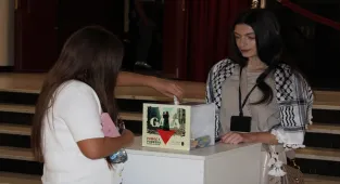 Sırbistan'da Gazze için Çocuk olmak kolay değil tiyatro oyunu sahnelendi