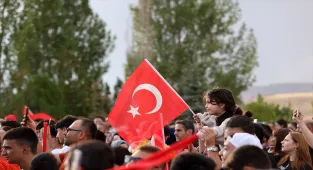 SOLOTÜRK, Sivas Kongresi'nin 106. yıl dönümünde gösteri uçuşu gerçekleştirdi