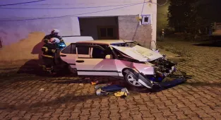 Tokat'ta park halindeki römorka çarpan otomobilin sürücüsü hayatını kaybetti