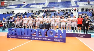2025 Voleybol Erkekler AXA Sigorta Şampiyonlar Kupası'nı, Fenerbahçe Medicana'yı 3-1 yenen Ziraat Bankkart kazandı.