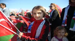 Balıkesir'de denizciler Filistin ve Küresel Sumud Filosu'na destek için Marmara'ya açıldı