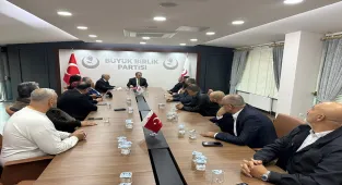 Bazı Alevi dedeleri ile STK temsilcilerinden BBP'ye ziyaret