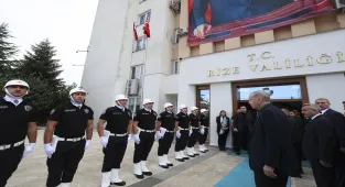 Cumhurbaşkanı Erdoğan, Rize Valiliğini ziyaret etti
