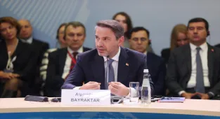Enerji Bakanı Bayraktar, Rus, Macar, Vietnamlı ve Suudi Arabistanlı bakanlarla görüştü
