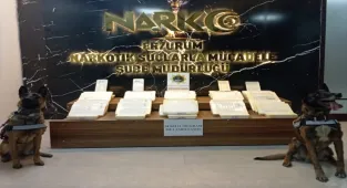 Erzurum'da elbiselerin arasında 54 kilogram sentetik uyuşturucu ele geçirildi