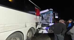 GÜNCELLEME - Sinop'ta iki otobüsün çarpıştığı kazada 13 kişi yaralandı