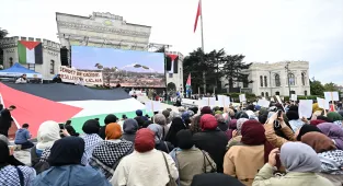 İstanbul Üniversitesi'nde Gazze'yi Anma Yürüyüşü düzenlendi