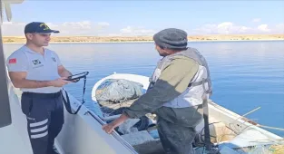 Kırşehir'de jandarma ekipleri Hirfanlı Barajı'nda denetim yaptı