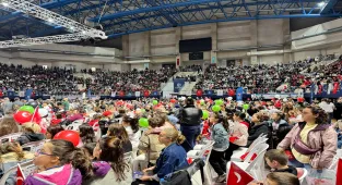 Kocaeli'de 4 bin 500 ebeveyn aynı anda çocuklarına Filistin konulu kitap okudu