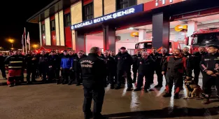 Kocaeli'den deprem bölgesine arama-kurtarma ve insani yardım ekipleri gönderildi