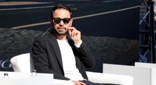 Kocaelispor Teknik Direktörü Selçuk İnan ve futbolcular kitap fuarında ziyaretçilerle buluştu