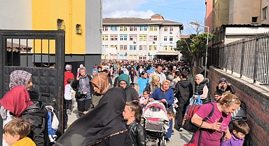 Marmara Denizi'ndeki deprem İstanbul'da paniğe neden oldu 