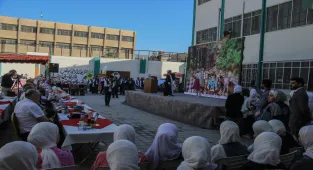 Suriye'nin başkenti Şam'da yenilenen kız okulu hizmete açıldı