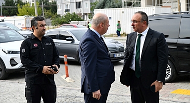 Tekirdağ Valisi Soytürk, depremin ardından Marmaraereğlisi'nde incelemelerde bulundu