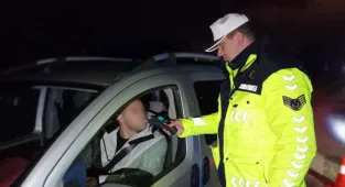 Yozgat'ta alkollü ve ehliyetsiz araç kullanan sürücüye para cezası