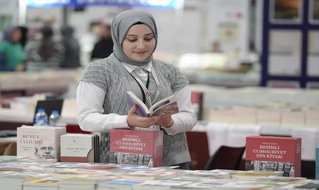 7. Doğu Anadolu Erzurum Kitap Fuarı 7. gününde devam ediyor