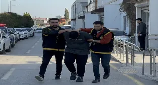 Adana'da babanın öldüğü, 2 oğlunun yaralandığı bıçaklı kavgayla ilgili 2 kişi tutuklandı