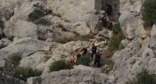 Adana'da Yılan Kalesi'nde düşen çocuk yaralandı