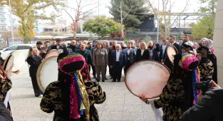 AK Parti Genel Merkez Kadın Kolları İnsan Hakları Başkanı Gerçek Tekin, Siirt'te konuştu: