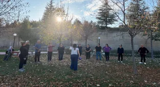 Bahadın Yaşlanma Vakfı'ndan yaşlılara fizik tedavi hizmeti