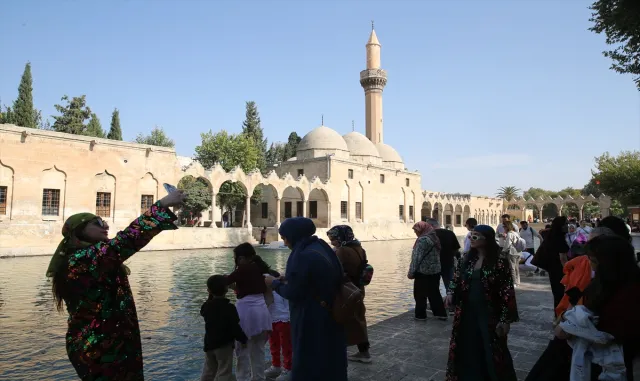 Balıklıgöl'de ara tatil yoğunluğu yaşanıyor