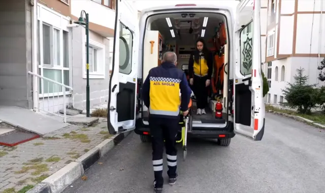 Beypazarı Belediyesi'nin hasta nakil aracı hizmete girdi 