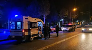 Çorum'da bir zanlı parkta tartıştığı kişiyi bacağından bıçakla yaraladı 