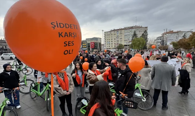 Çorum'da kadına yönelik şiddete bisikletli kortej ile dikkat çekildi